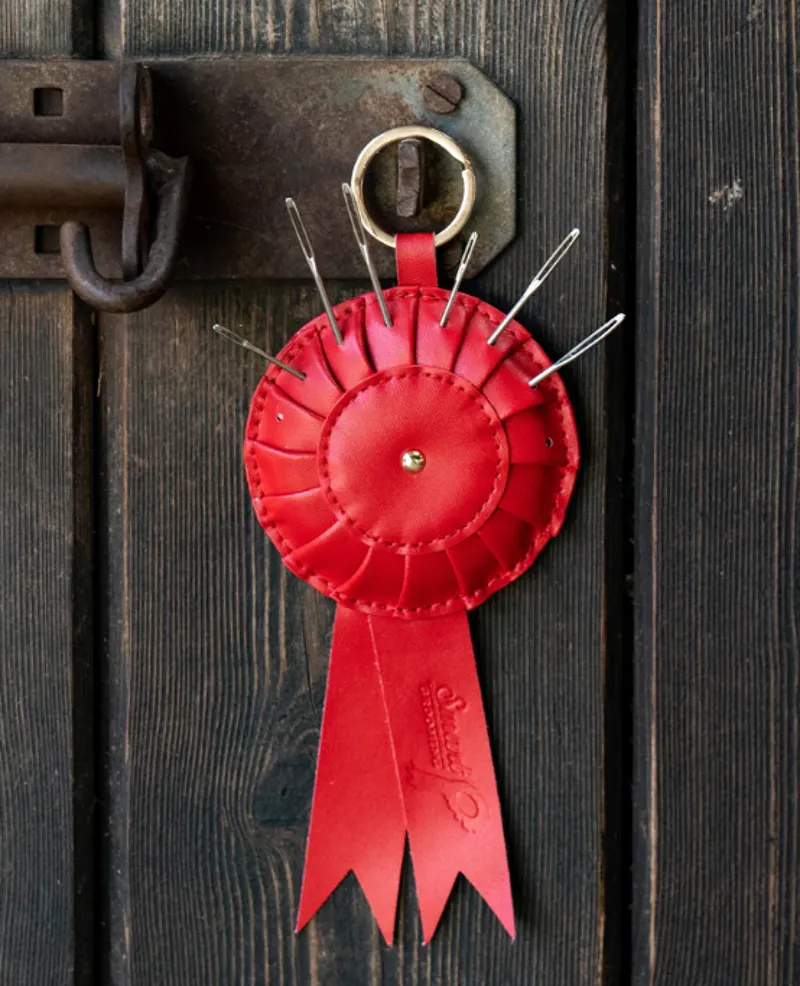 Smart Grooming - Handy Plaiting Pin Cushion Keyring